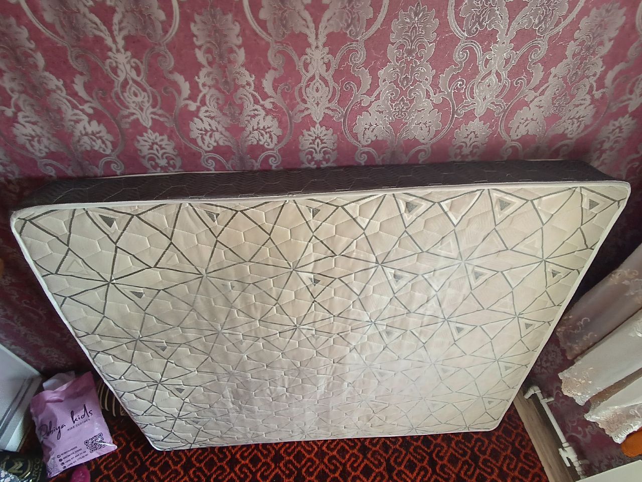 Bir yarim kishilik matras