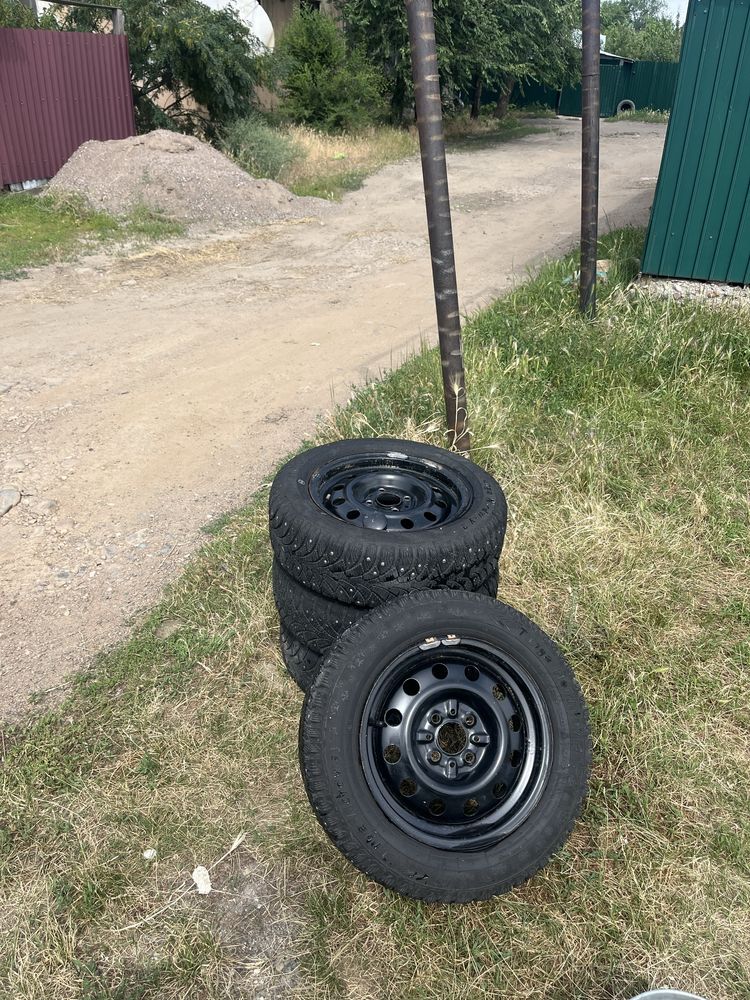 Зимний штампованные шины