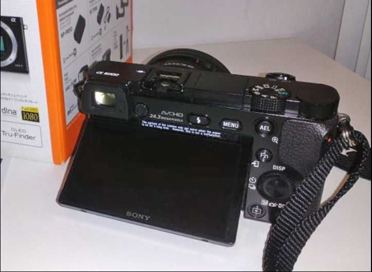 Sony A6000 + обектив Sony E PZ 16-50mm OSS (KIT)
