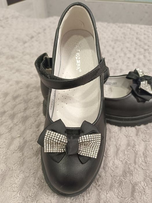 Продам туфли на девочку