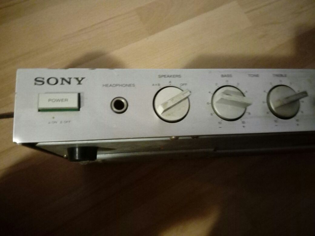 Amplificator sony