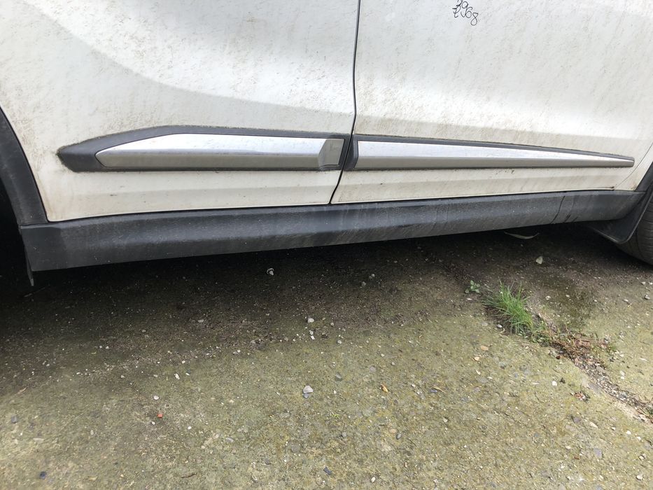 prag dreapta plastic  suzuki vitara 1.6 motorina 2017