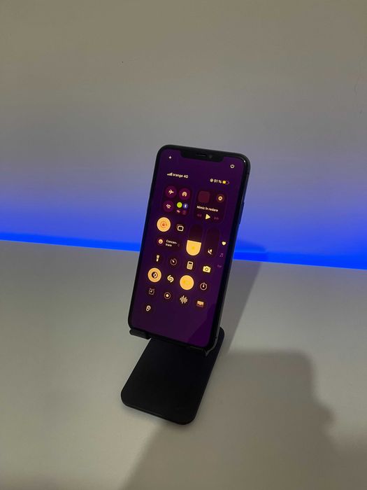 iPhone 11 pro max -64 GB / bateria 100%