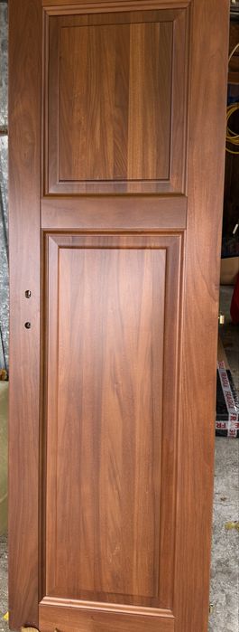 Vînd ușă din lemn masiv