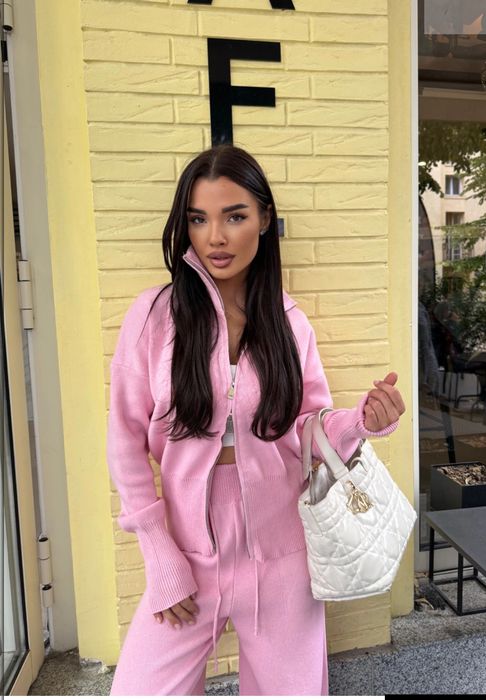 Нова розова жилетка