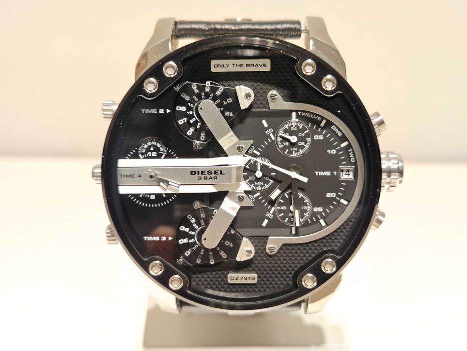 Продаван нов спортен мъжки кварц хронограф три времена"DIESEL"DZ-7313