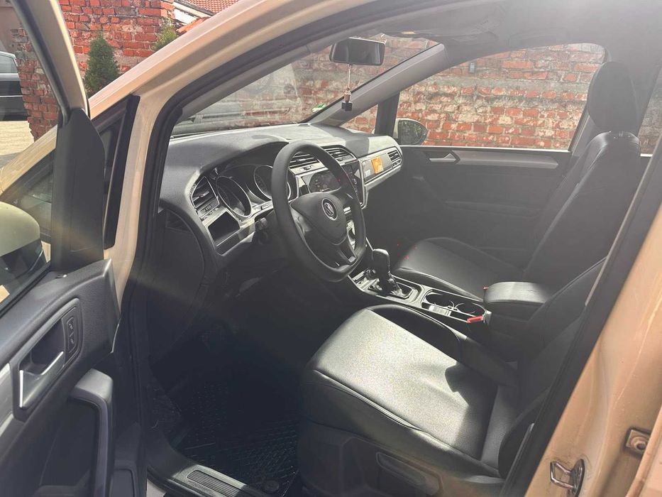 Продавам VW Touran 2.0 TDI 2019 DSG 116 к.с.