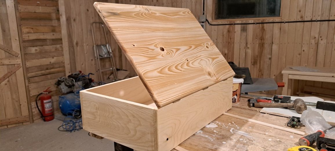Cutie de lemn cu capac