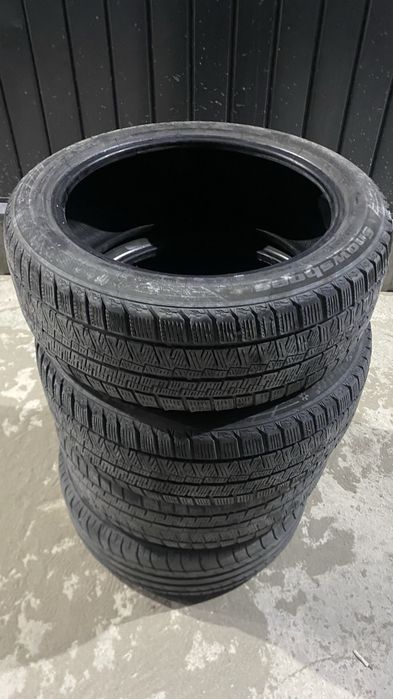 Шины липучка 215/45/17