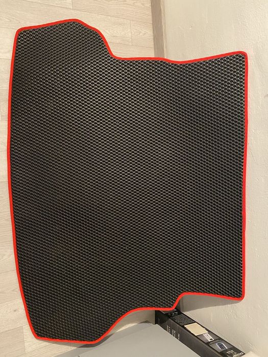 На киа рио полик багажника и шторки