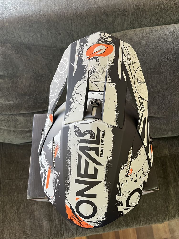 ТОП ЦЕНА Мотокрос каска O’neal 3SRS V.22 BLACK/GRAY/ORANGE