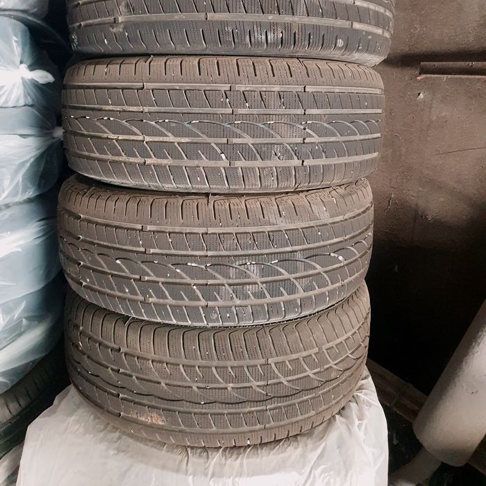 Продам шины зимние 215/55/R17