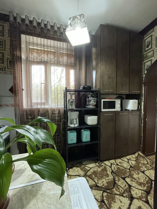 Продается большая 3-х комнатная квартира на 1 этаже