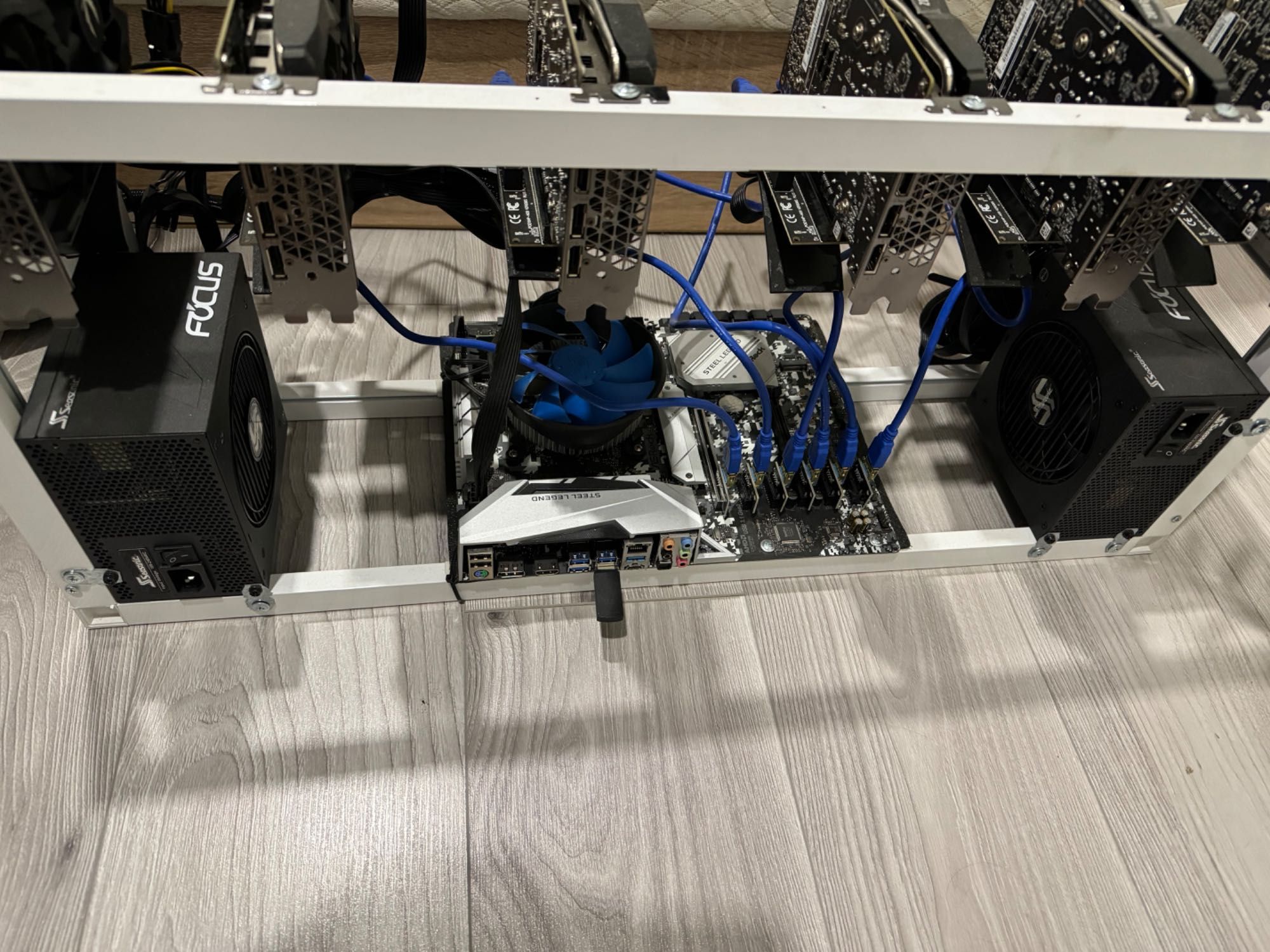 Почти нова Mining rig Копачка за крипто валута zotac gaming geforce gt