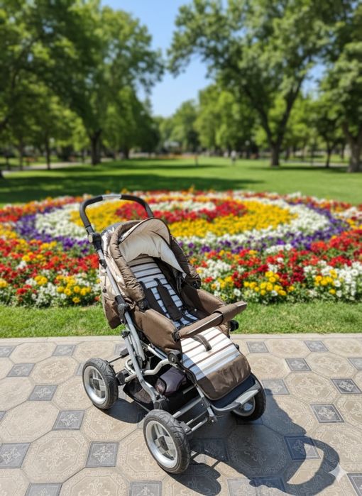 Продаётся универсальная коляска в хорошем состоянии!