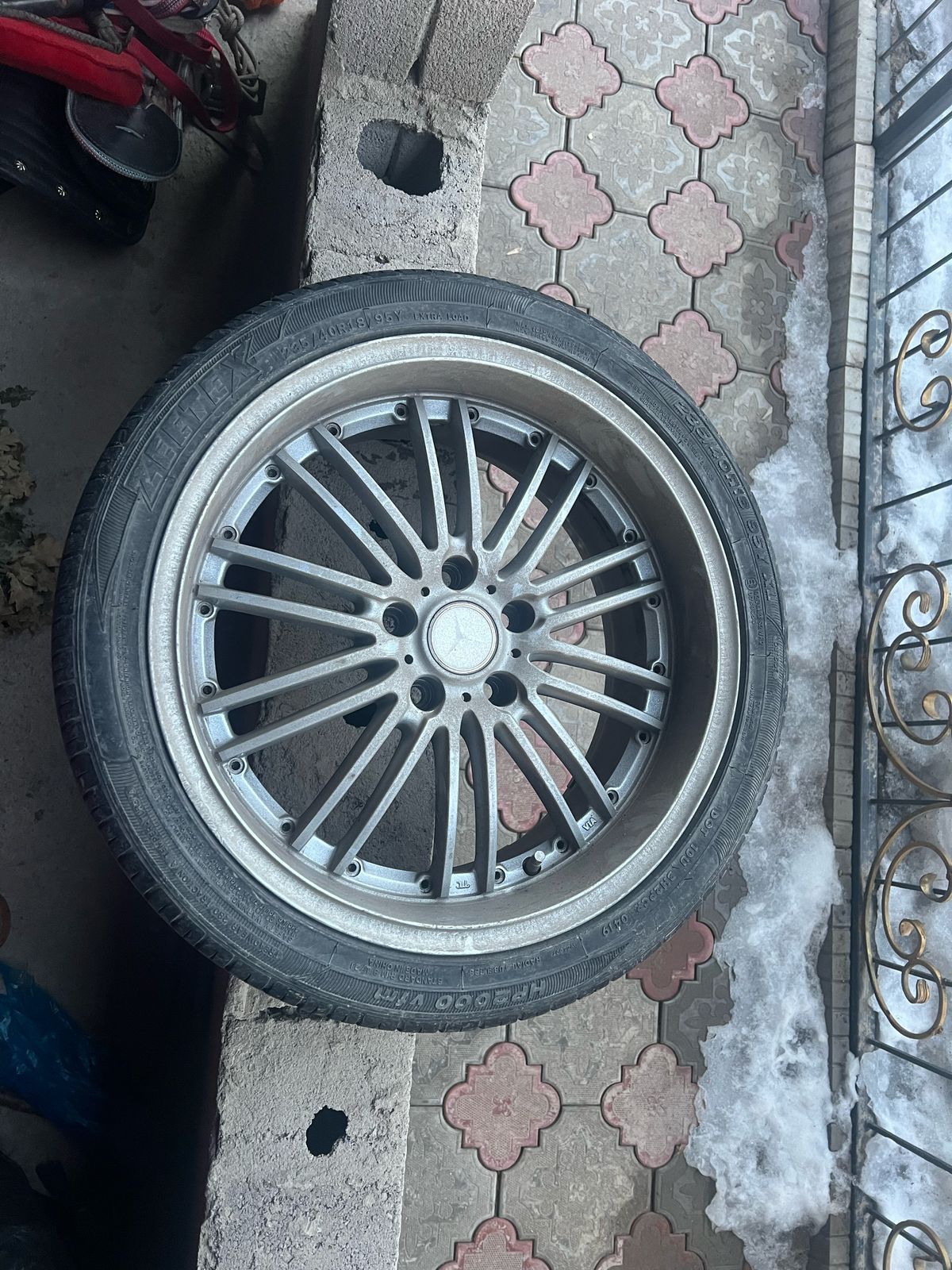 Продам шины с дисками от мерседеса