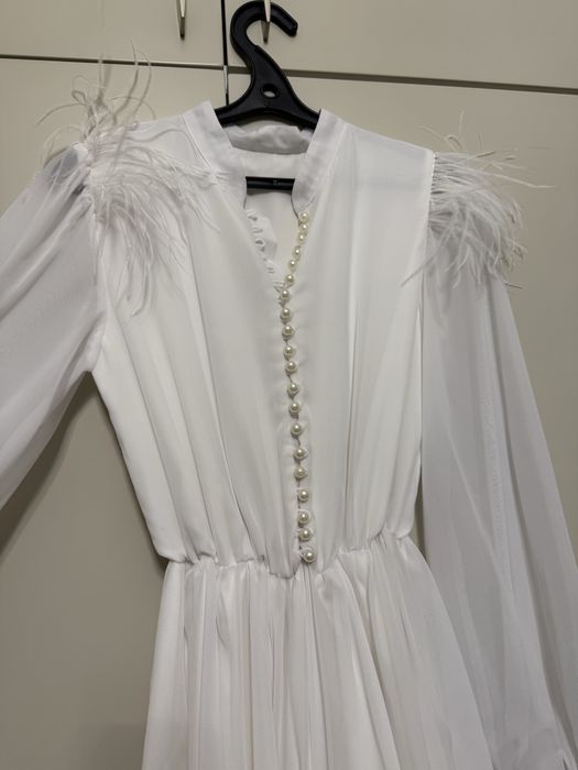 Белое платье на узату