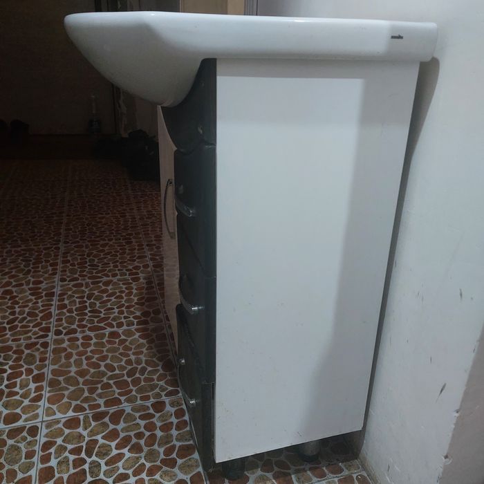 Раковина с тумбой