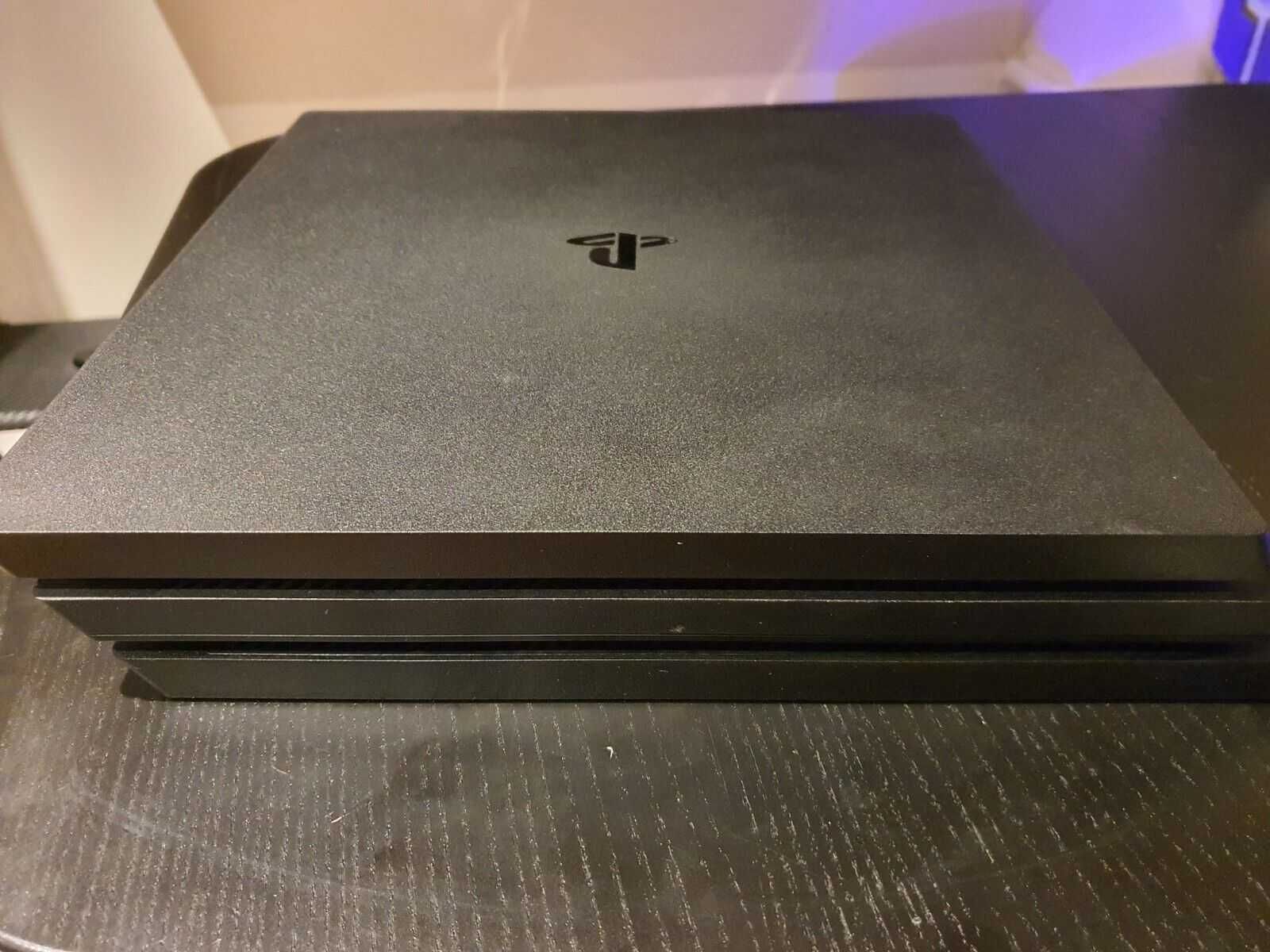 Sony PlayStation 4 Pro 1tb в гаранция