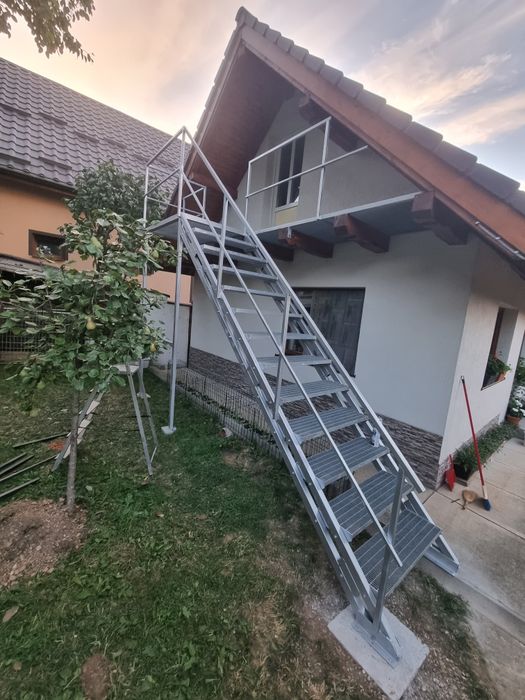 scări metalice galvanizate