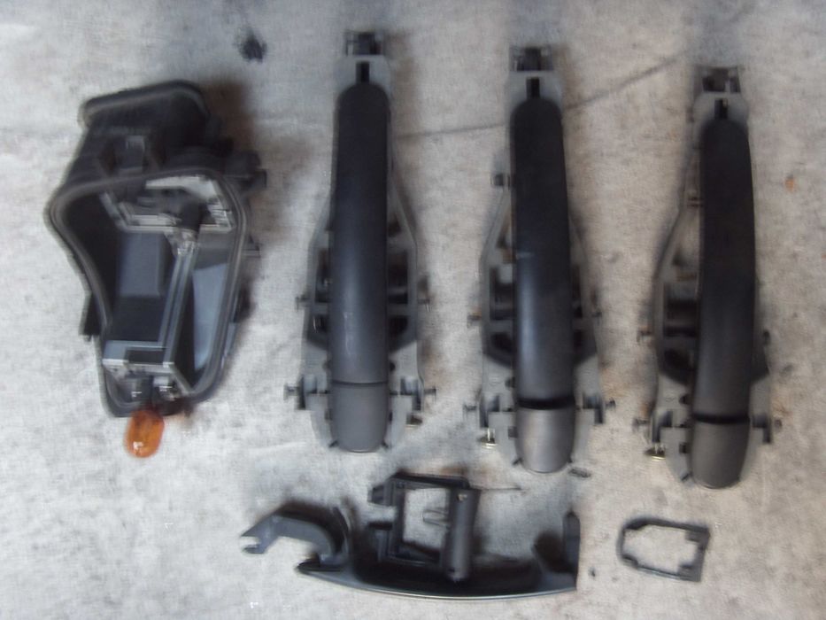 Пежо  и VW Голф 5  на части