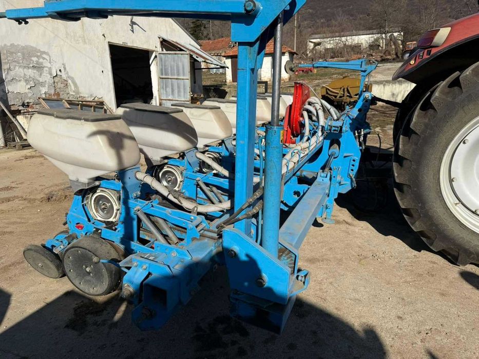 Semanatoare MONOSEM NG+4 8R CS3000 , rabatabil hidraulic, an 2014