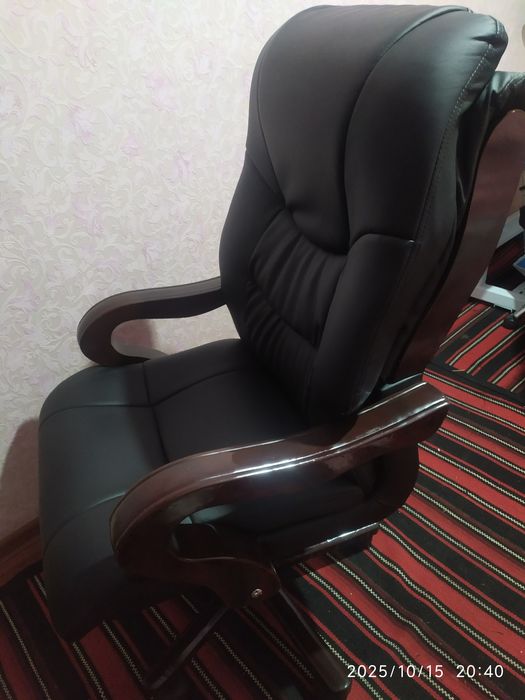 Продаются Офисные кресла.