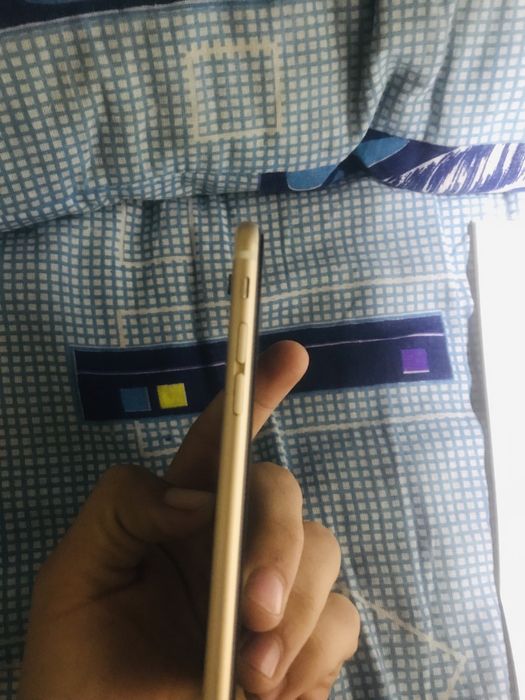 Iphone 6s  gold