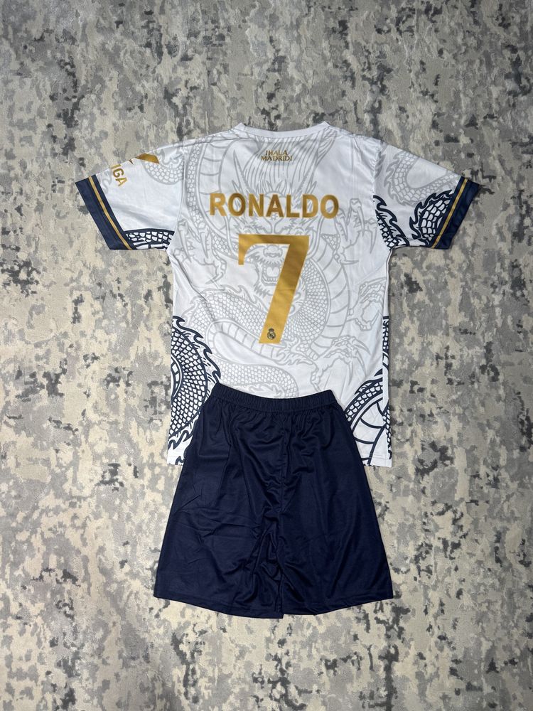 Compleu fotbal Real Madrid - Ronaldo (special edition)