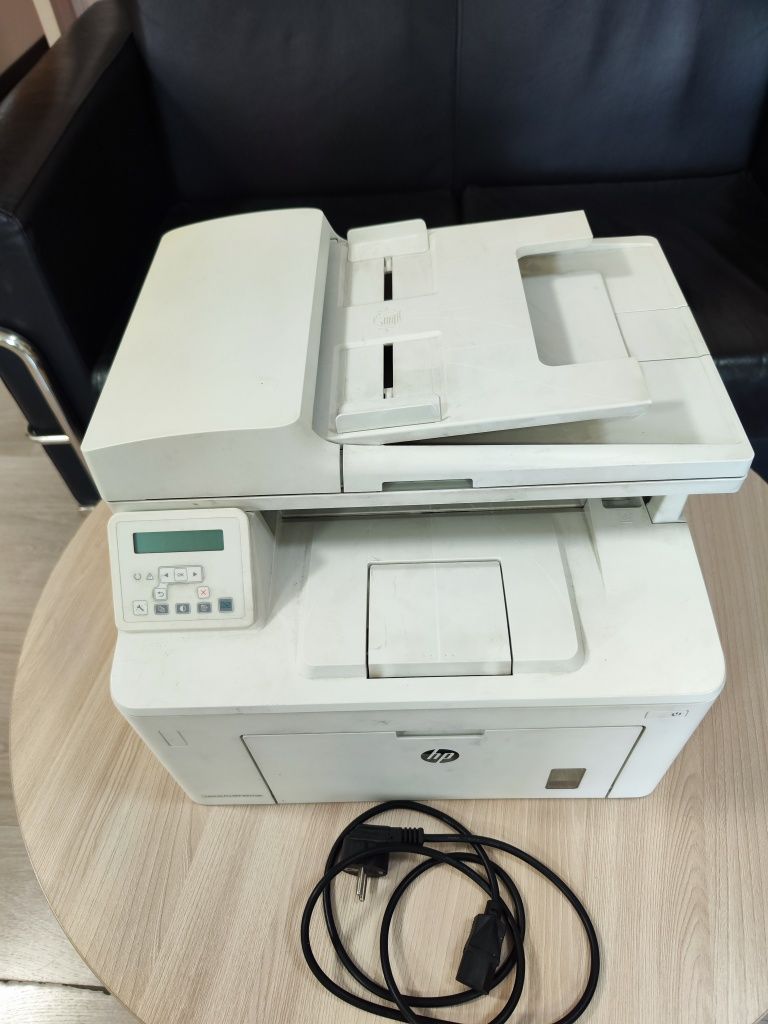 Продам принтер HP LaserJet Pro MFP M227sdn, состояние хорошее.