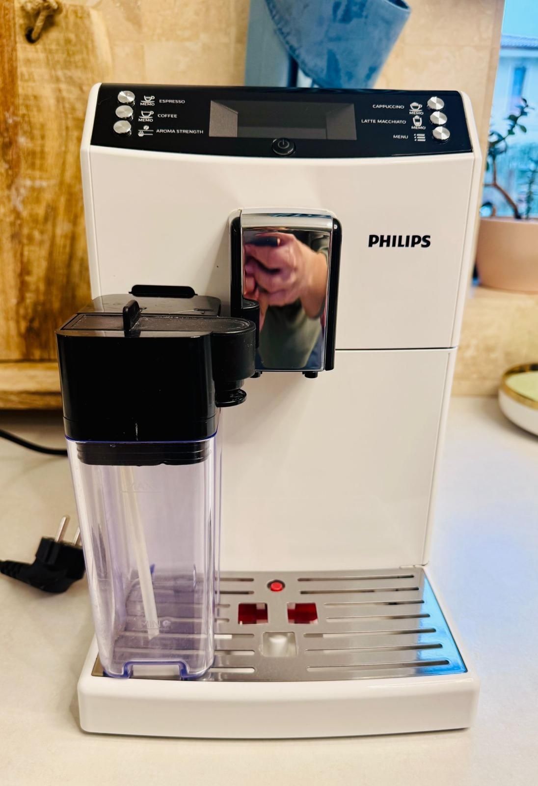 Espressor Philips cu spumare lapte