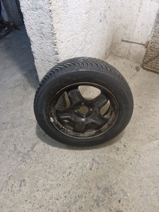 Vând Cauciucuri Michelin 205/55/16 iarna