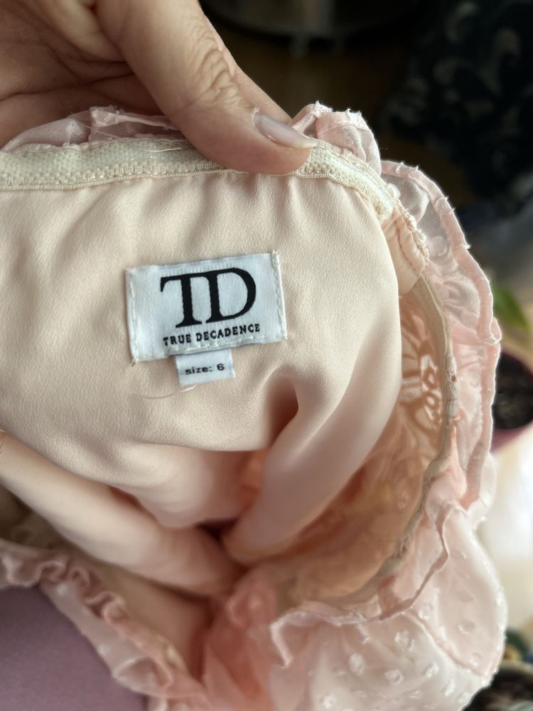Рокля True Decadence