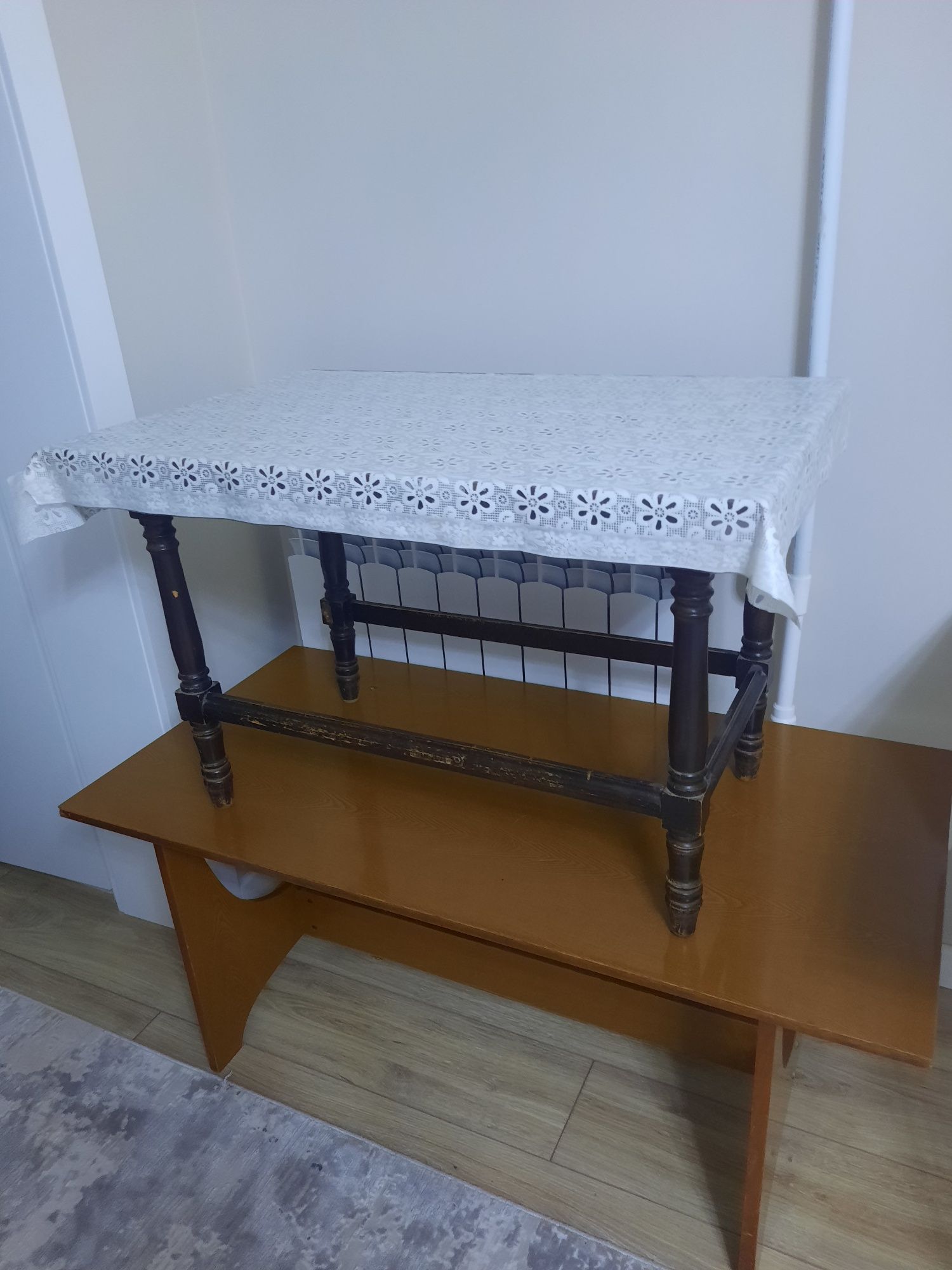 Журнальные столики, большой и маленький. 2 шт за 150 тыс.