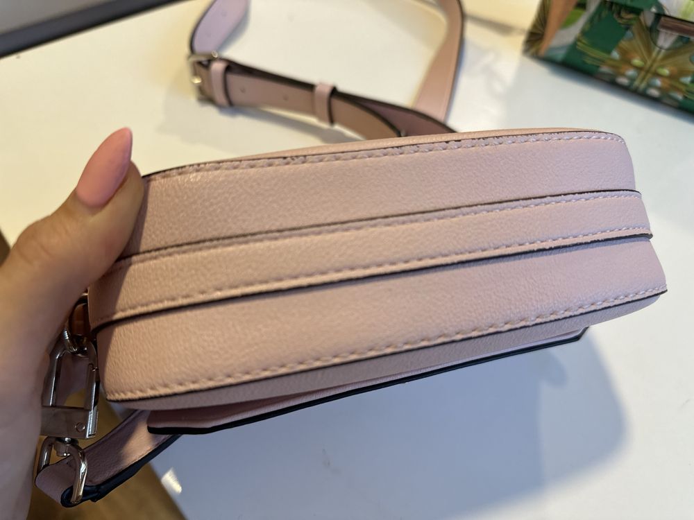 Малка чанта Guess