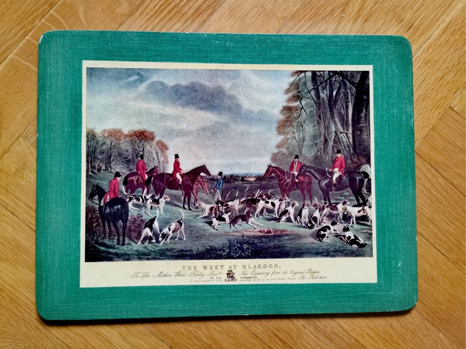 Антикварна поставка за списания за муз. плочи + 6 подложки за чинии