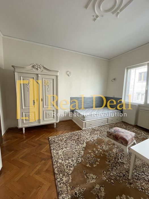 Дава се под наем Едностаен апартамент в София, Център - 40 кв.м за 385 € - Снимка #1