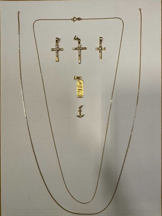 Златно - Кръстче 14 кр. , Ланче 18 кр.  , Висулка 14 кр.