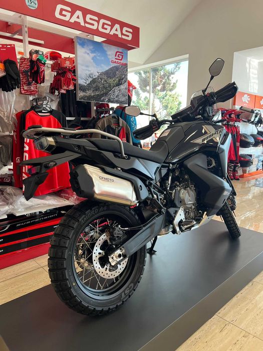 Motocicleta Adventure CFMoto 800MT-X '25