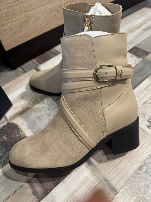 Tommy Hilfiger
Боти Elevated Essential Midheel Boot