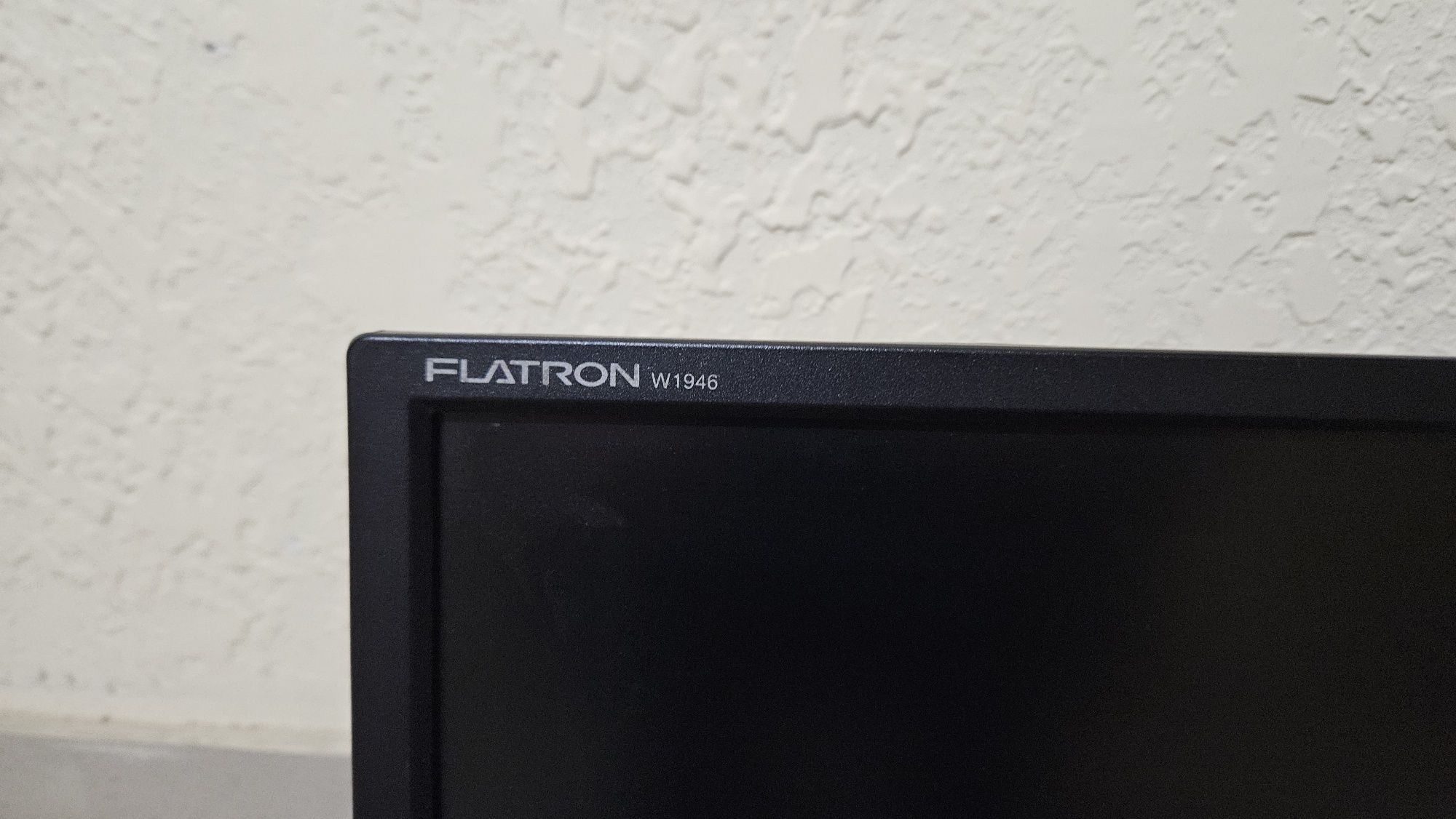 Продам Монитор LG 18.5" Flatron W1946S/SN [1366x768]