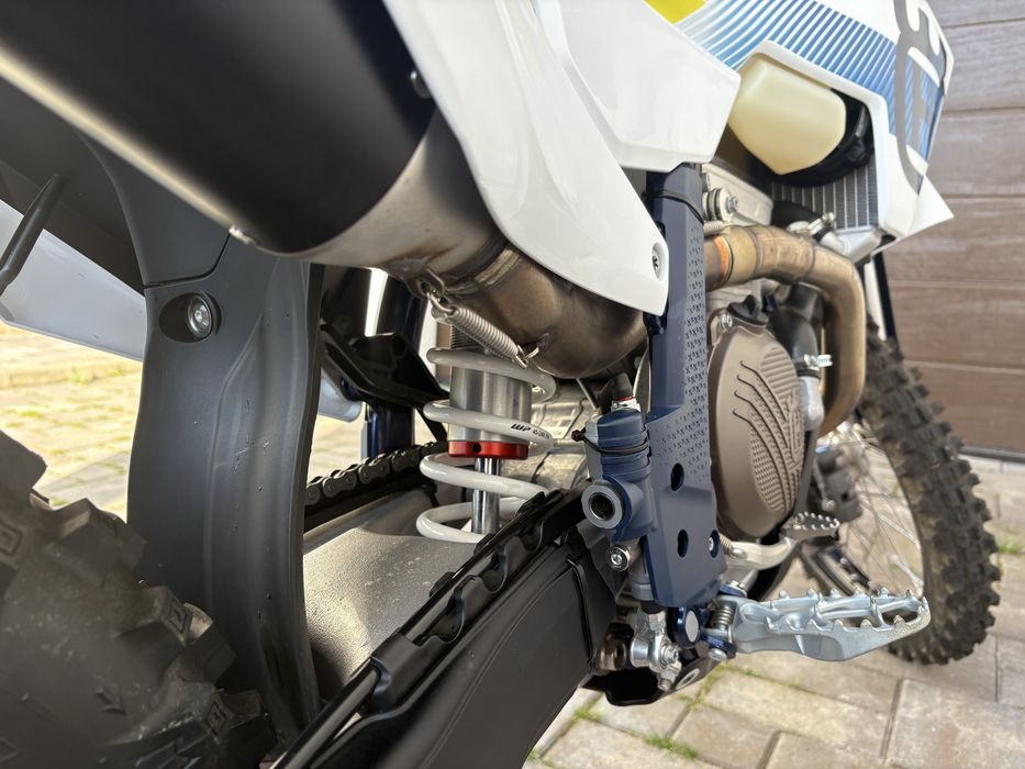Motocicleta Husqvarna FE 350 2024 5 ore de functionare