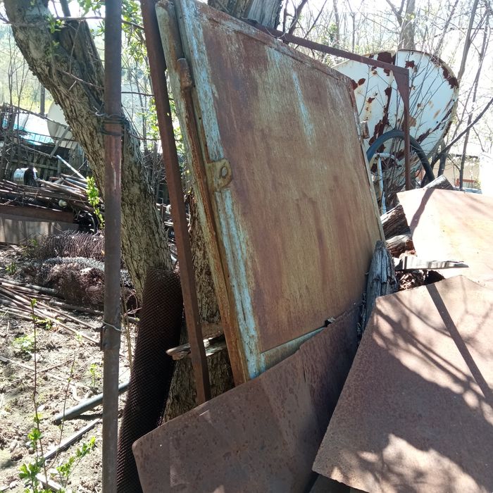 Ворота гаражные металлические.