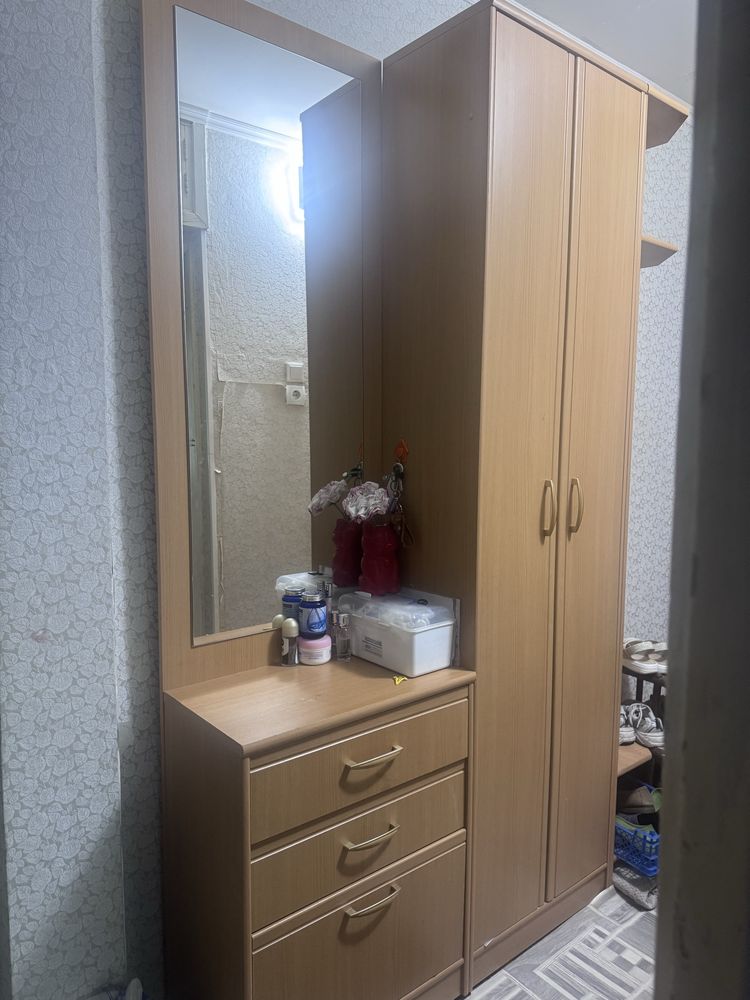 Шкаф для прихожей.