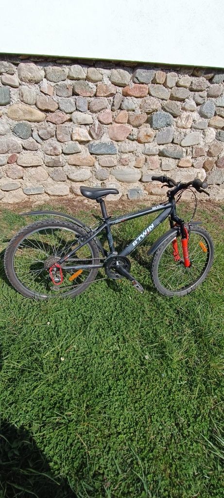 Vând bicicleta 24' Rockrider