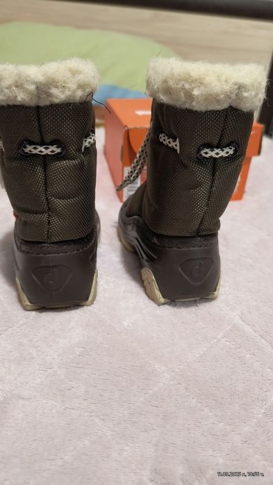 Ботушки с подплата от овча вълна