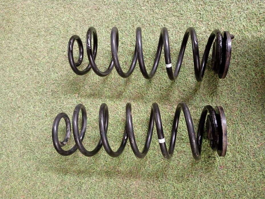 Arcuri spate Vw Golf 5