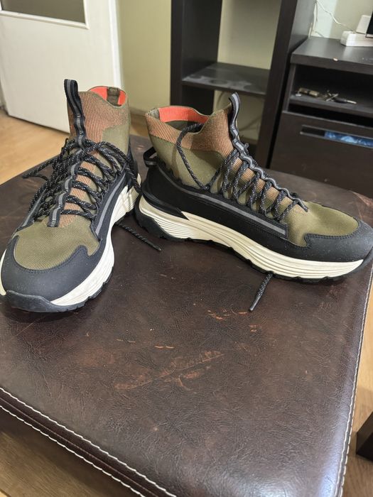 Moncler Monte Runner High Top Sneakers - Ghete