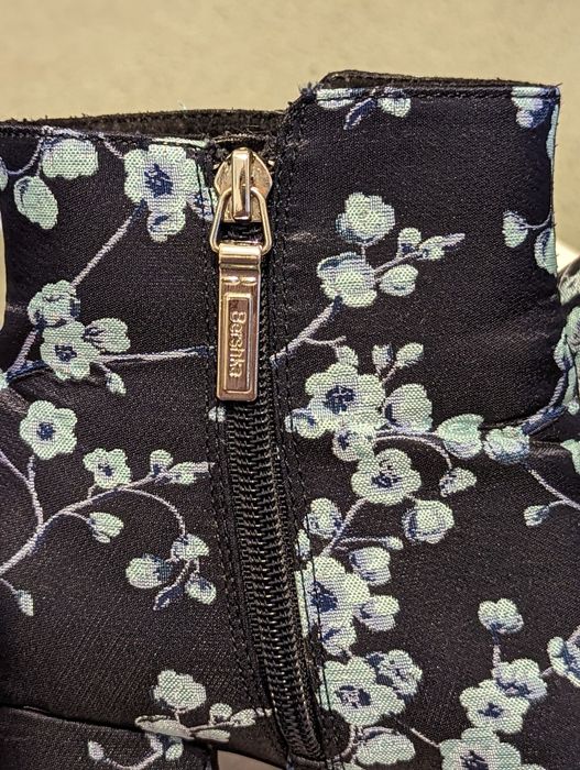 Botine Bershka model floral