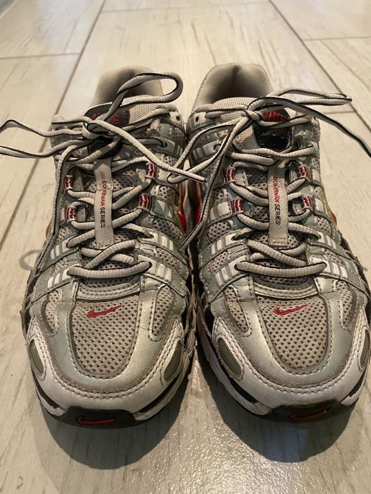 Продавам дамските обувки Nike P-6000.